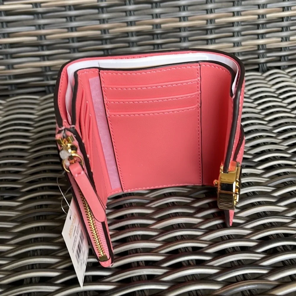 MICHAEL KORS CARMEN MEDIUM FLAP LOGO BIFOLD WALLET GRAPEFRUIT